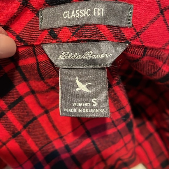Light weight cotton flannel Eddie Bauer woman’s shirt - Picture 7 of 9